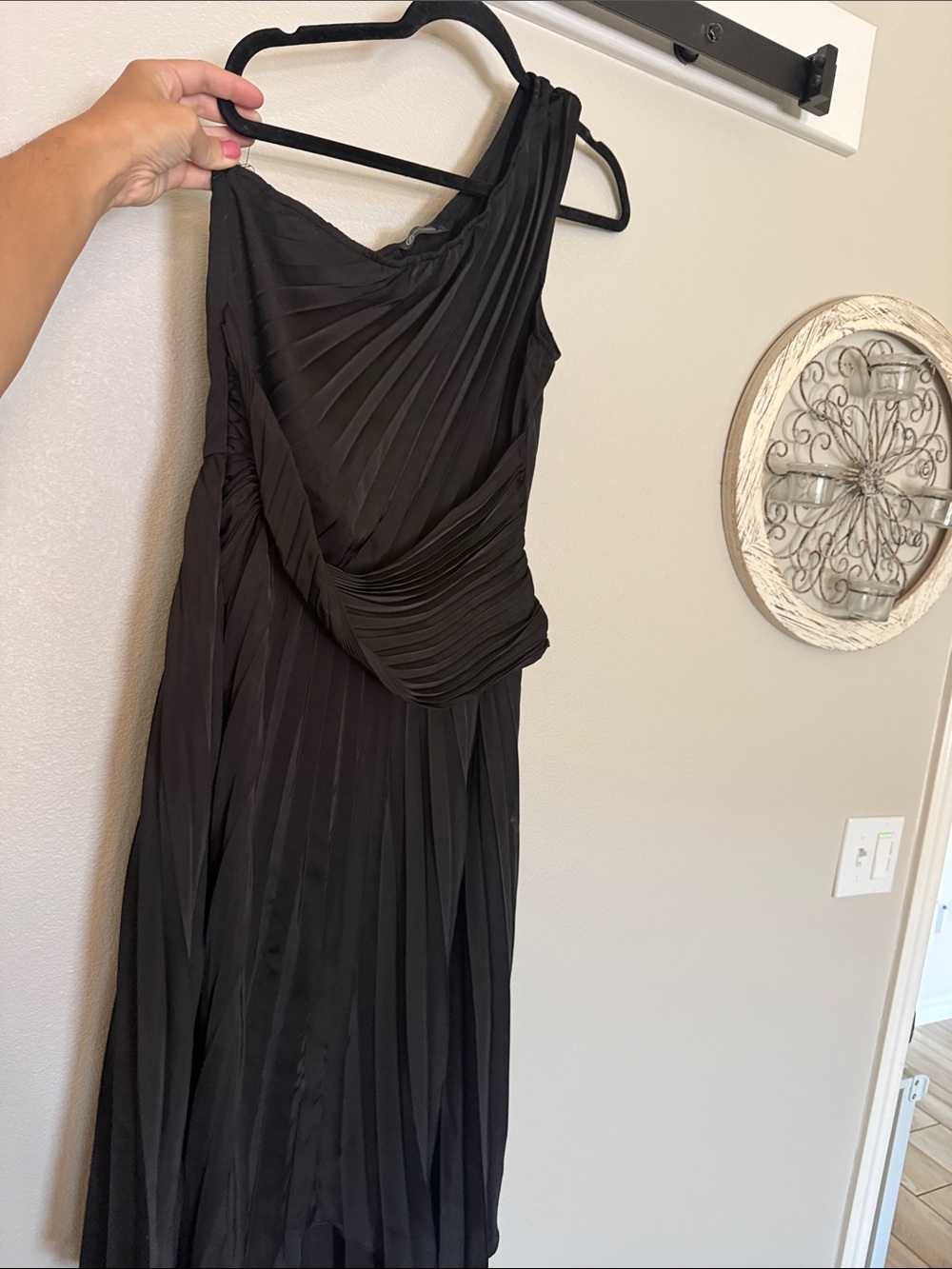 Black One-Shoulder Pleated Evening Dress